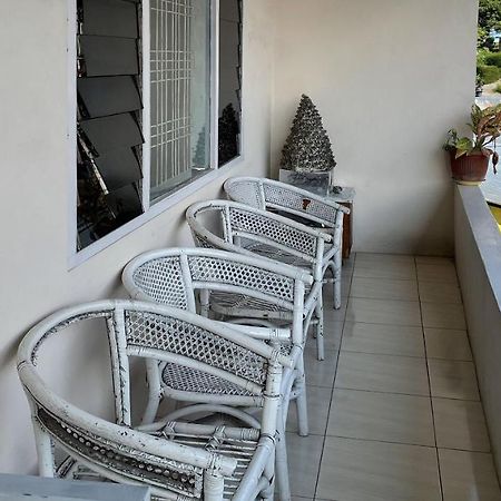 Valencia Homestay Redpartner Parapat Dış mekan fotoğraf