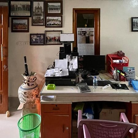 Valencia Homestay Redpartner Parapat Dış mekan fotoğraf