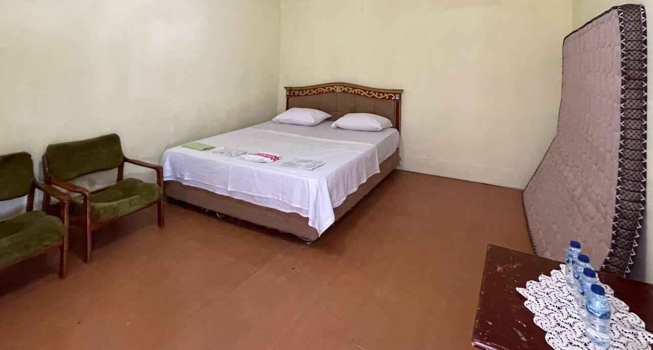 Valencia Homestay Redpartner Parapat Dış mekan fotoğraf