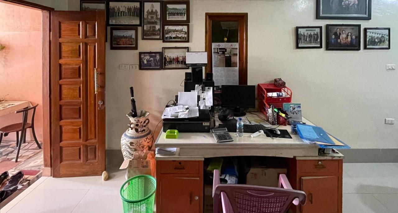 Valencia Homestay Redpartner Parapat Dış mekan fotoğraf