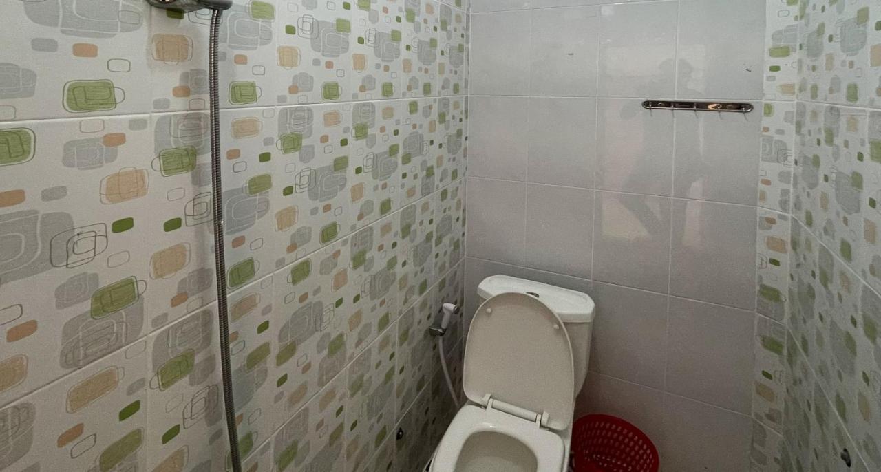 Valencia Homestay Redpartner Parapat Dış mekan fotoğraf